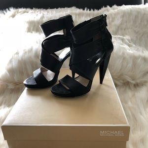 MICHAEL KORS PLATFORM SANDALS